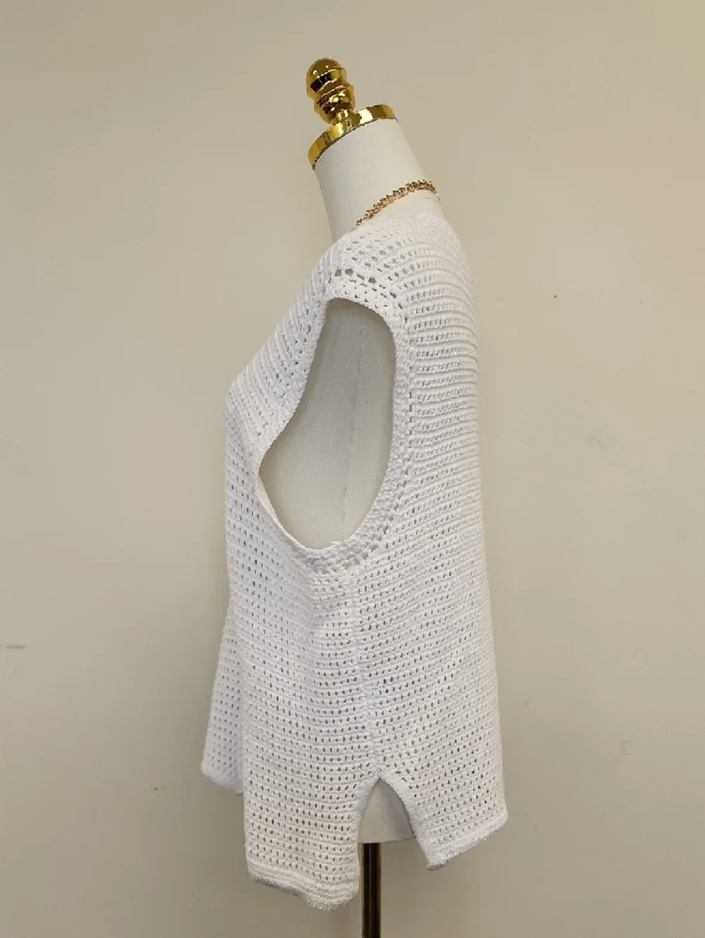 Sincerely Jules White Crochet Knit Button Front Sweater Vest Size Large